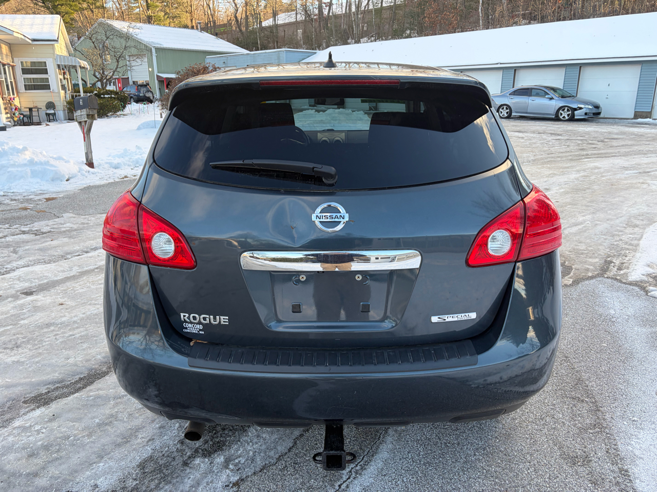 Nissan Rogue S FWD Krom Edition 2012