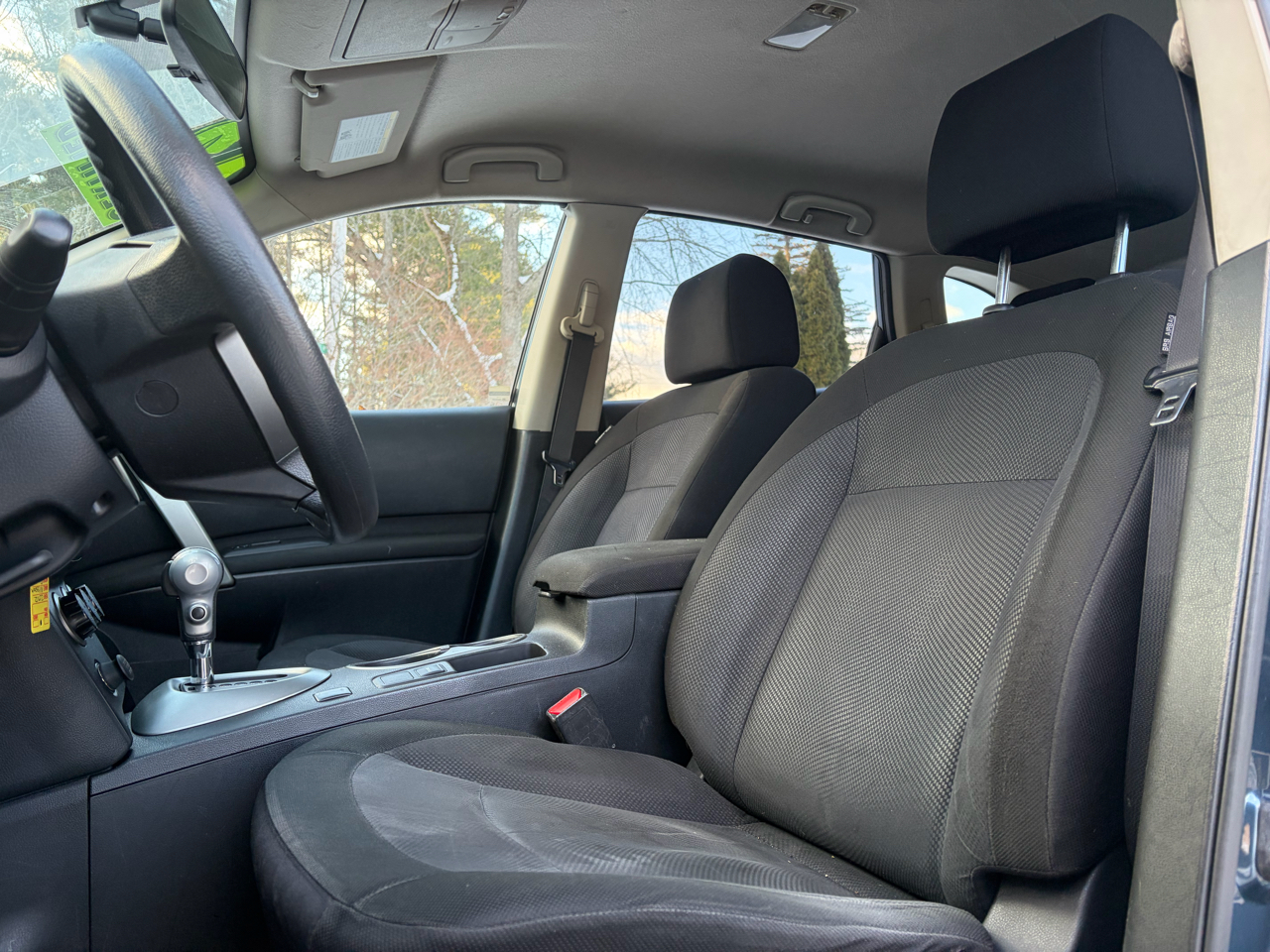 Nissan Rogue S FWD Krom Edition 2012