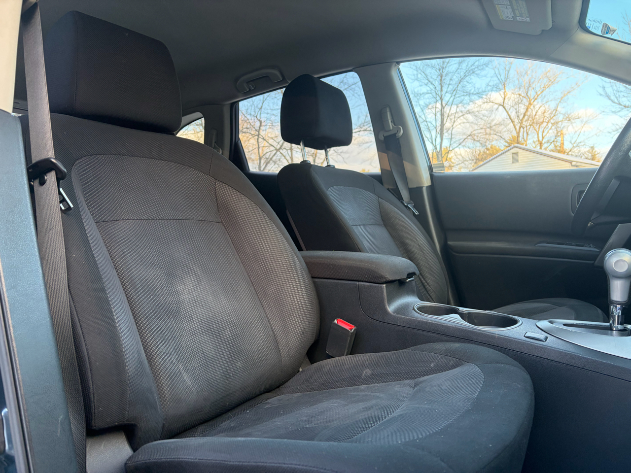 Nissan Rogue S FWD Krom Edition 2012