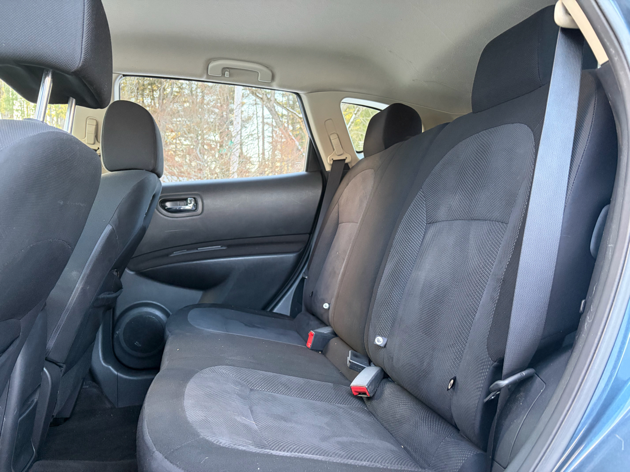 Nissan Rogue S FWD Krom Edition 2012