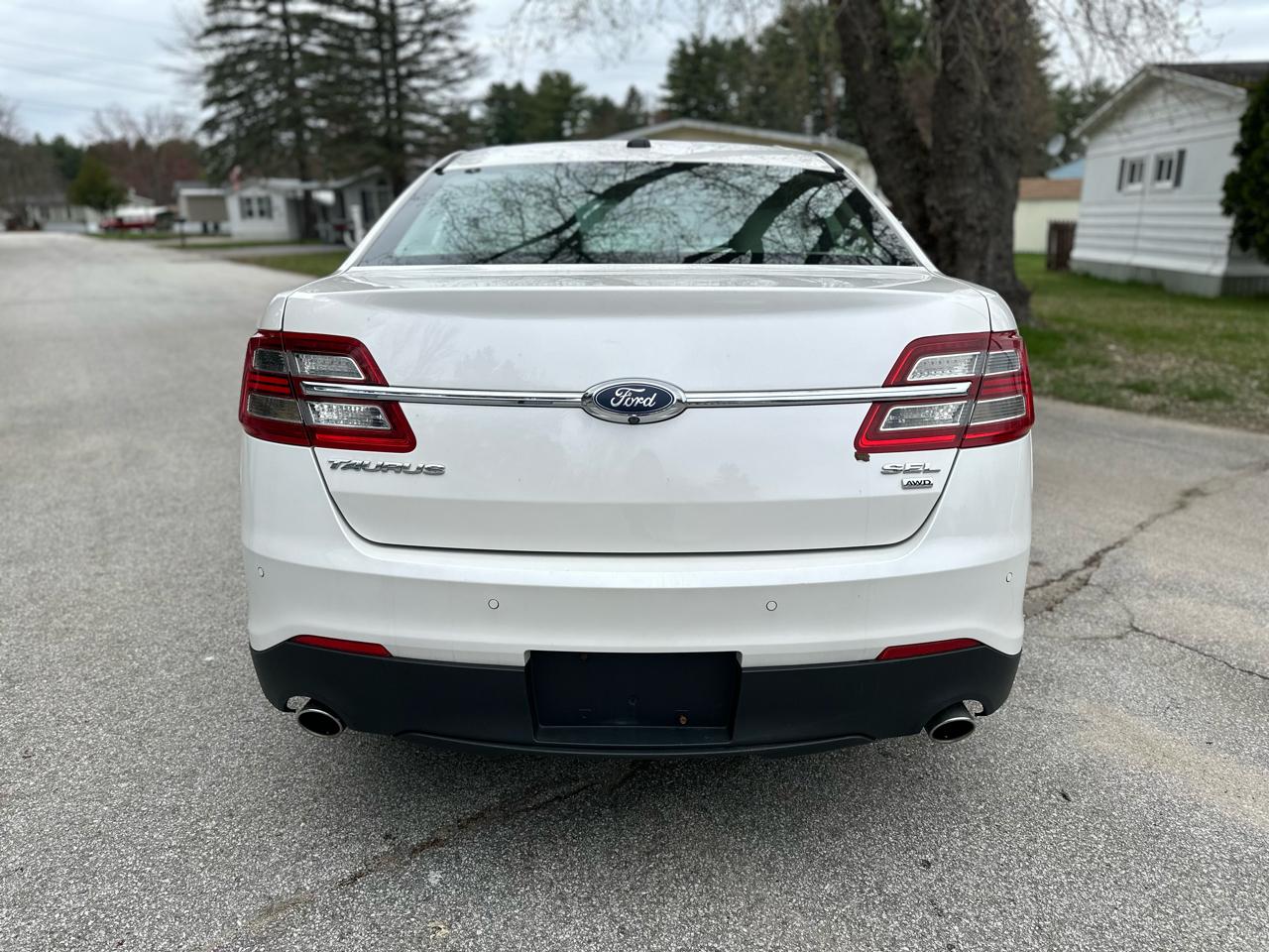 Ford Taurus SEL AWD 2016