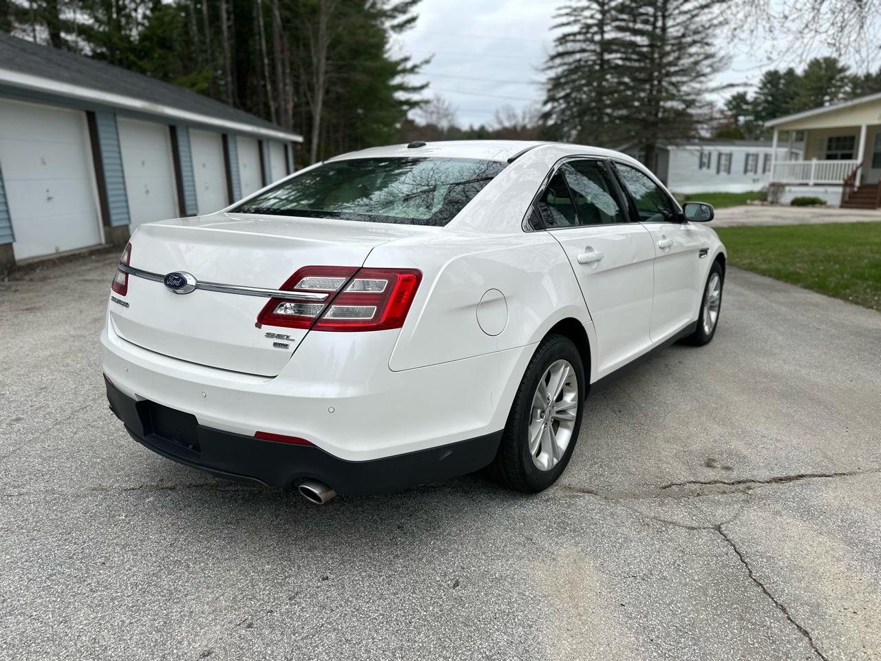 Ford Taurus SEL AWD 2016