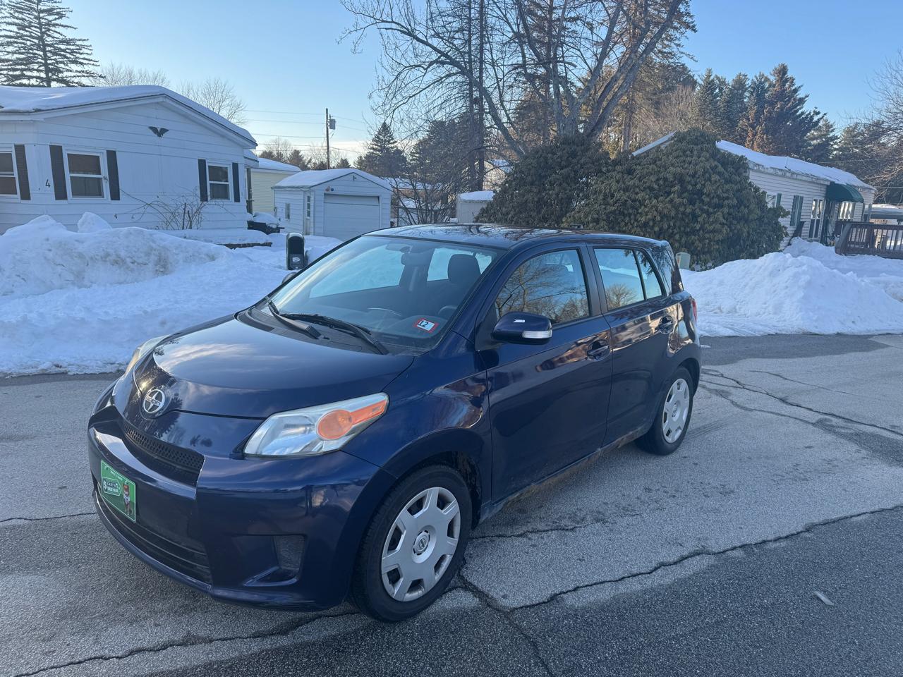 Scion xD 5-Door Hatchback 5-Spd MT 2009