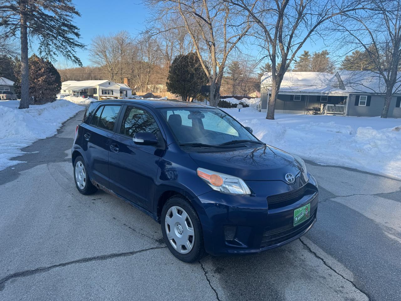 Scion xD 5-Door Hatchback 5-Spd MT 2009