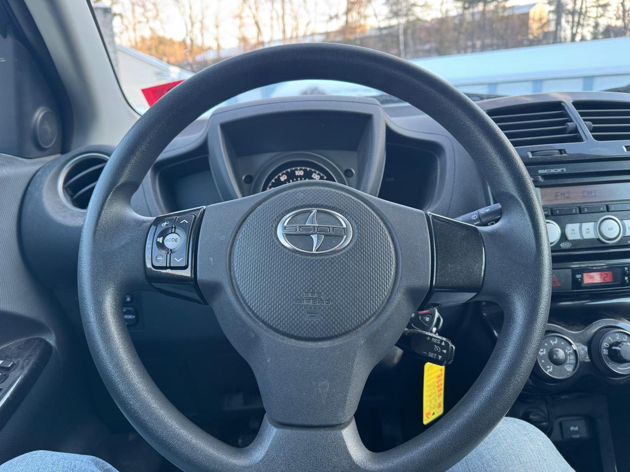 Scion xD 5-Door Hatchback 5-Spd MT 2009