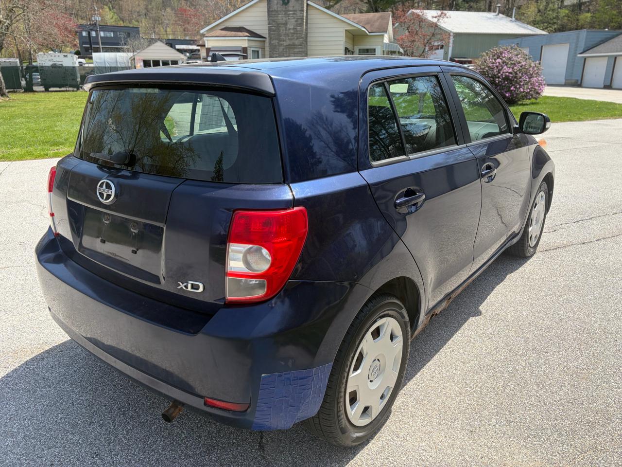 Scion xD  2009