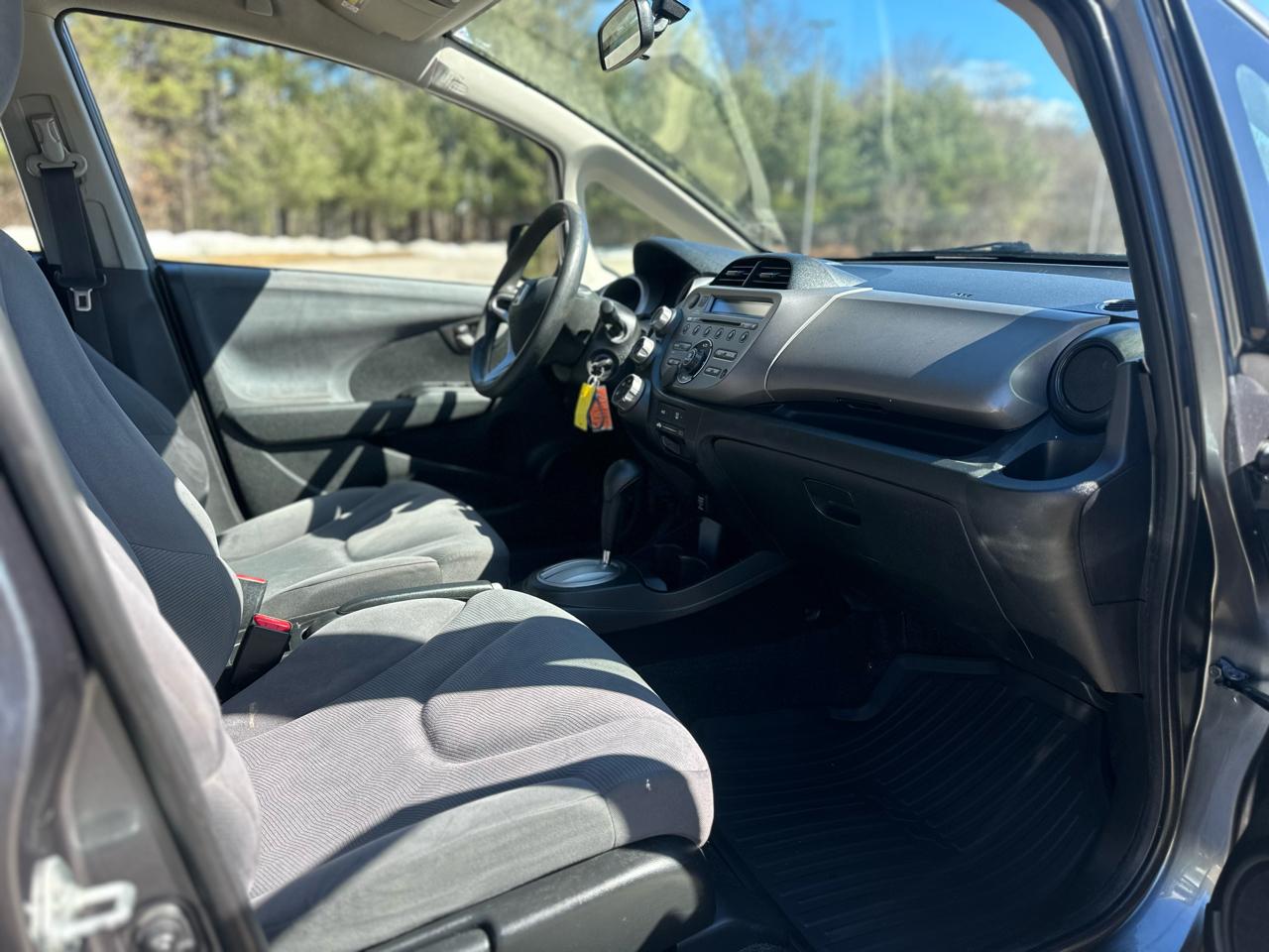 Honda Fit 5-Speed AT 2012