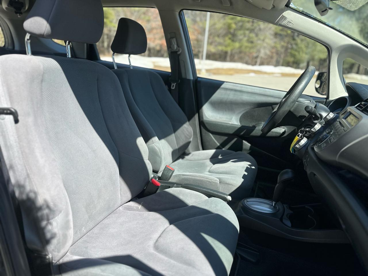 Honda Fit 5-Speed AT 2012