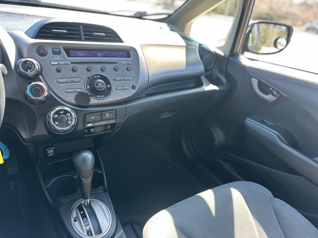 Honda Fit 5-Speed AT 2012