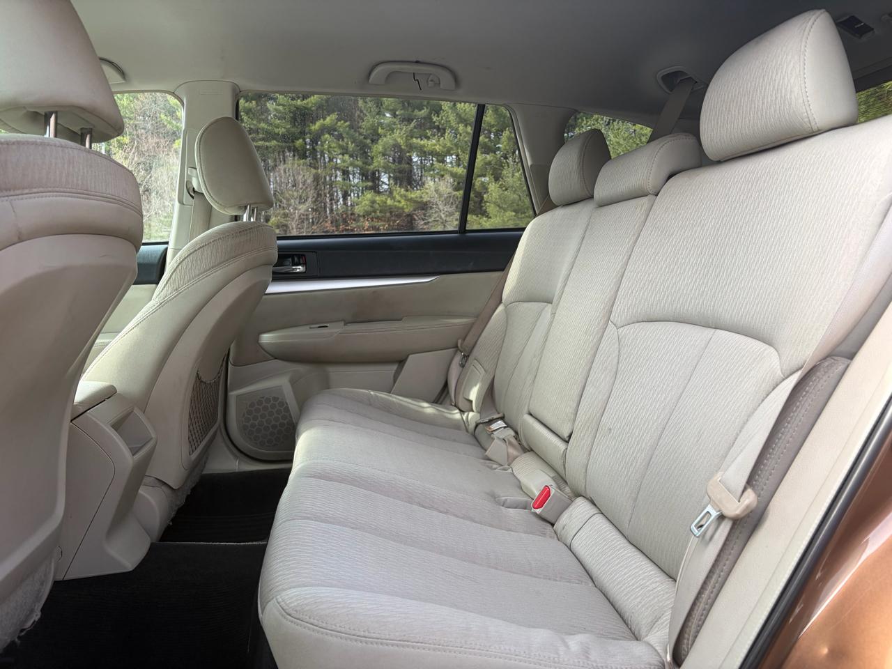 Subaru Outback 2.5i Premium 2011