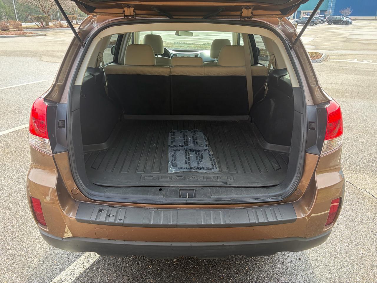 Subaru Outback 2.5i Premium 2011