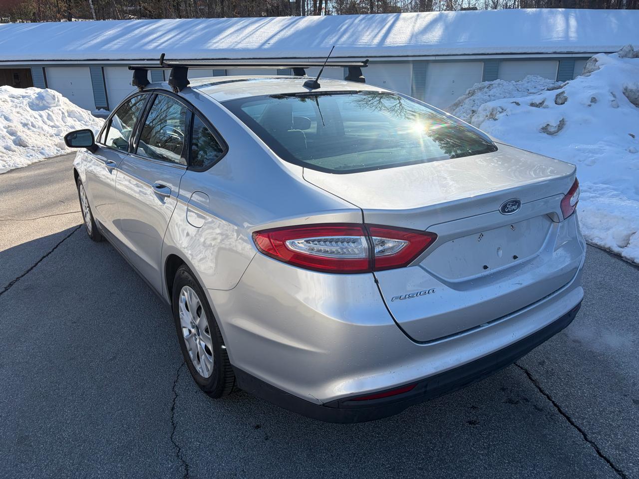 Ford Fusion S 2013