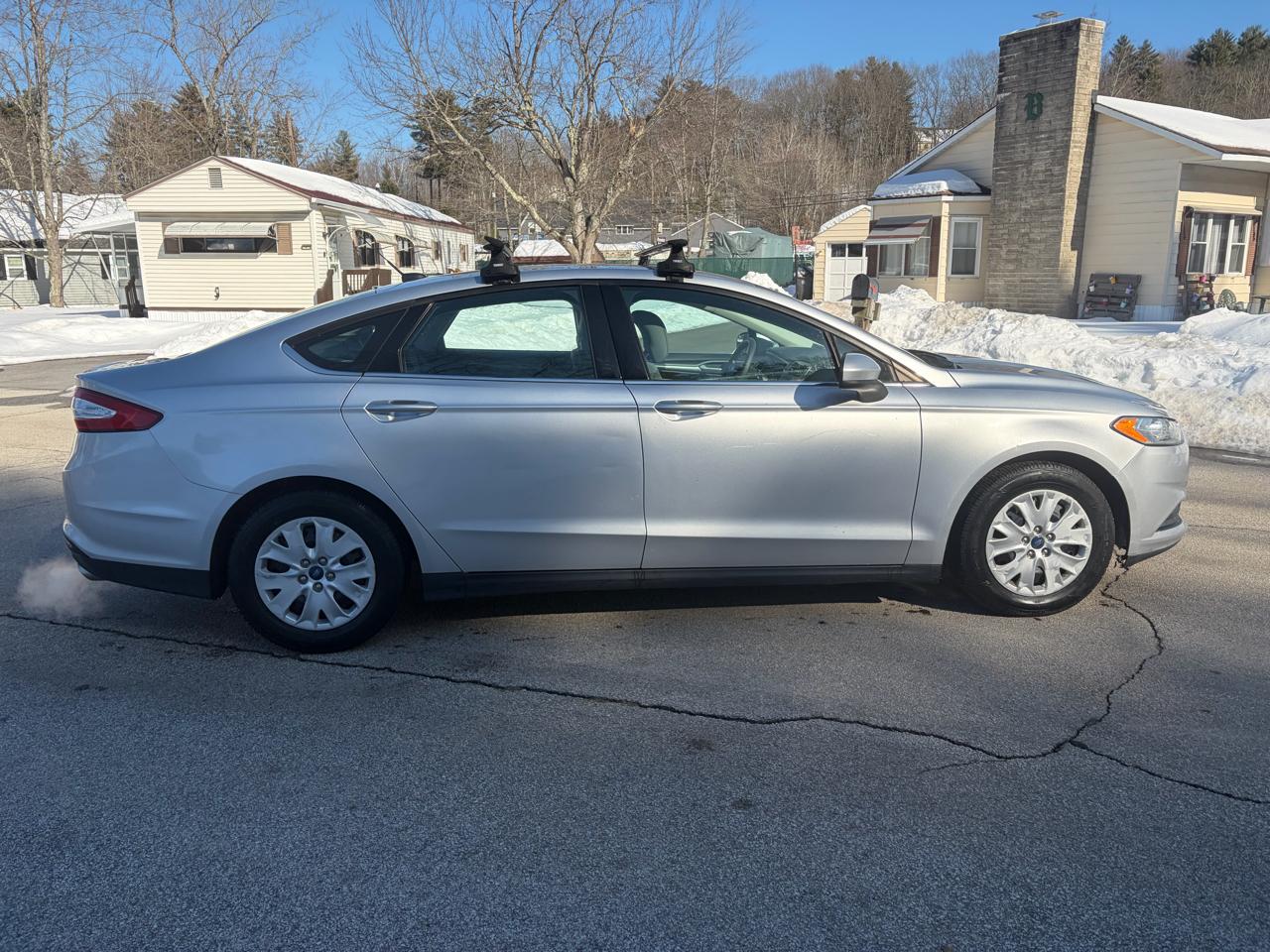 Ford Fusion S 2013
