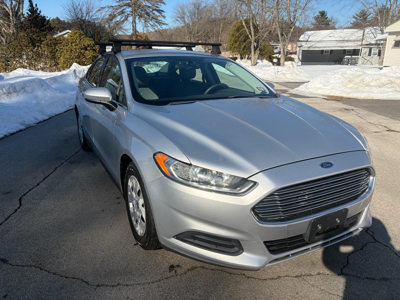 Ford Fusion S 2013