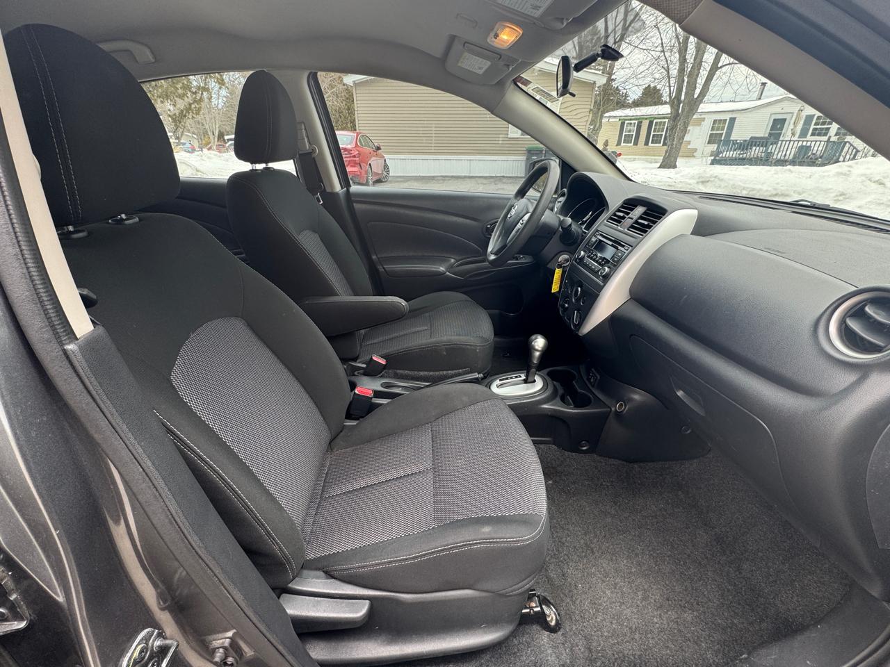 Nissan Versa 1.6 SV Sedan 2018