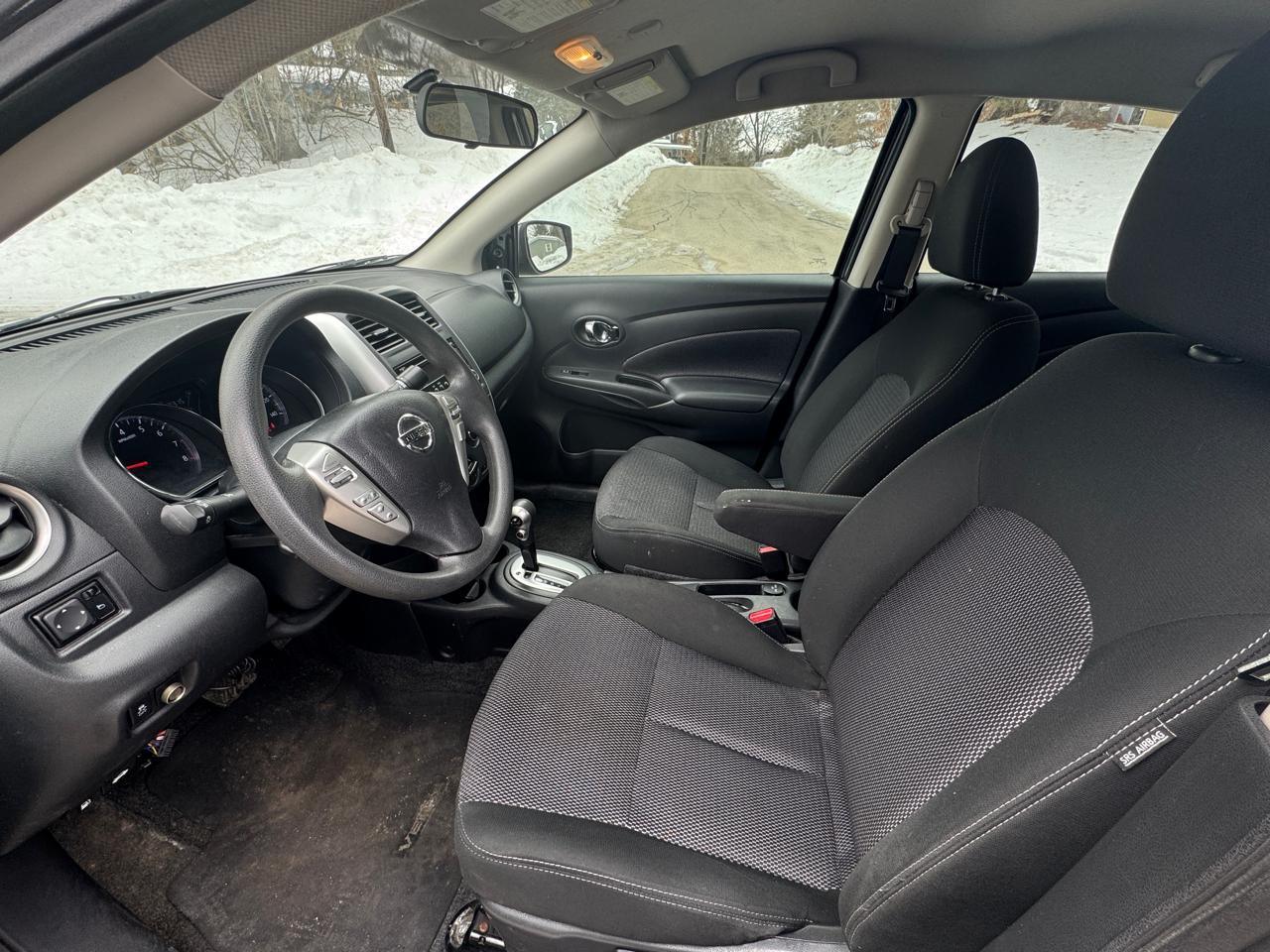 Nissan Versa 1.6 SV Sedan 2018