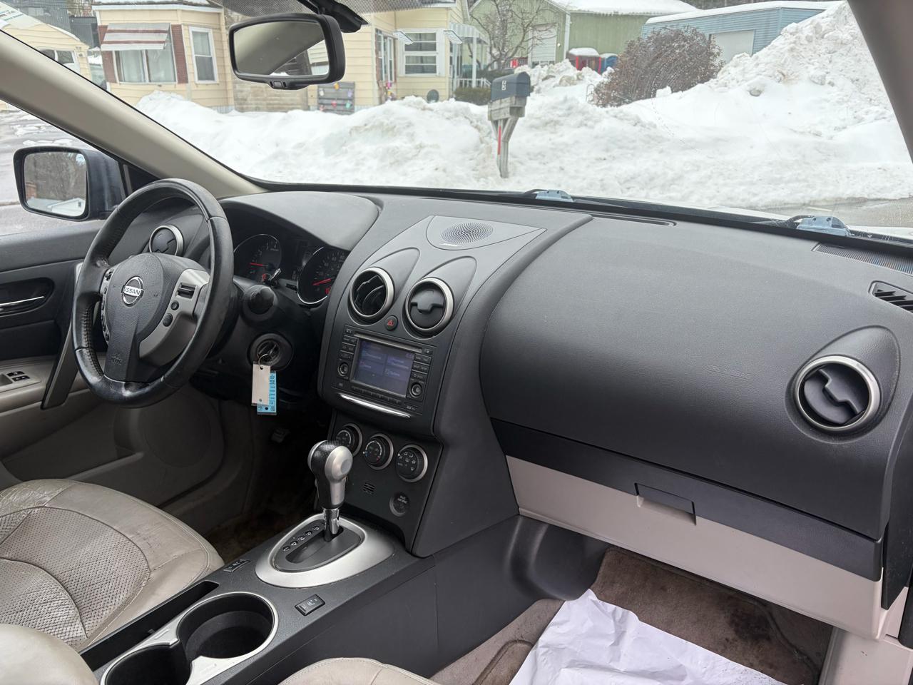 Nissan Rogue SV AWD 2011