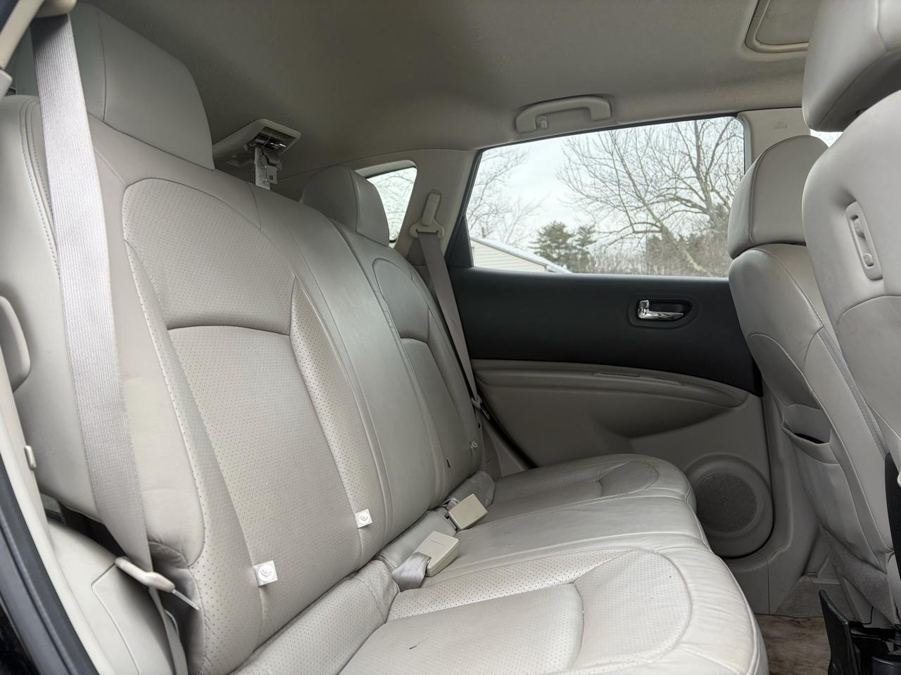 Nissan Rogue SV AWD 2011