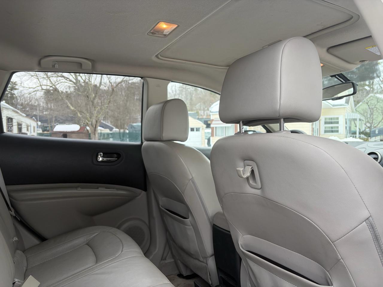 Nissan Rogue SV AWD 2011