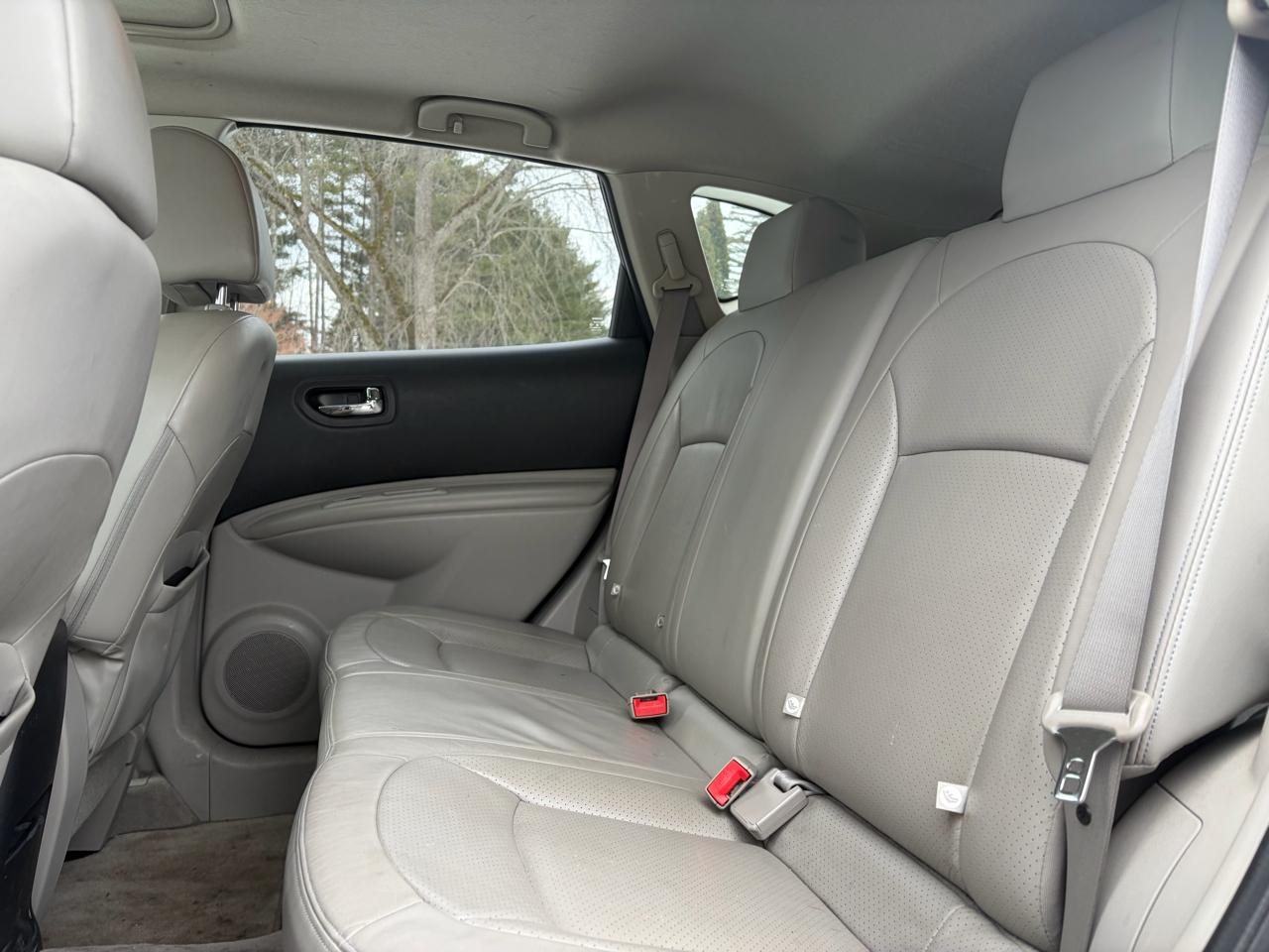 Nissan Rogue SV AWD 2011