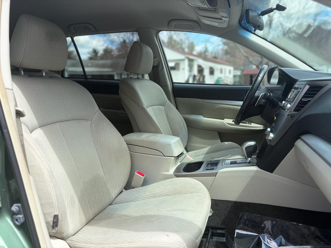 Subaru Outback 2.5i Premium 2012