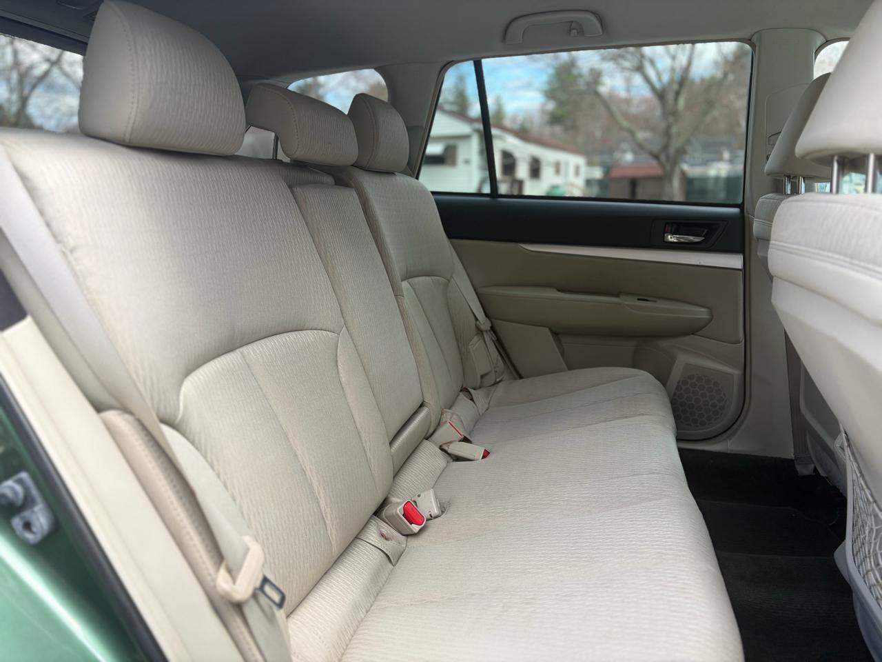 Subaru Outback 2.5i Premium 2012