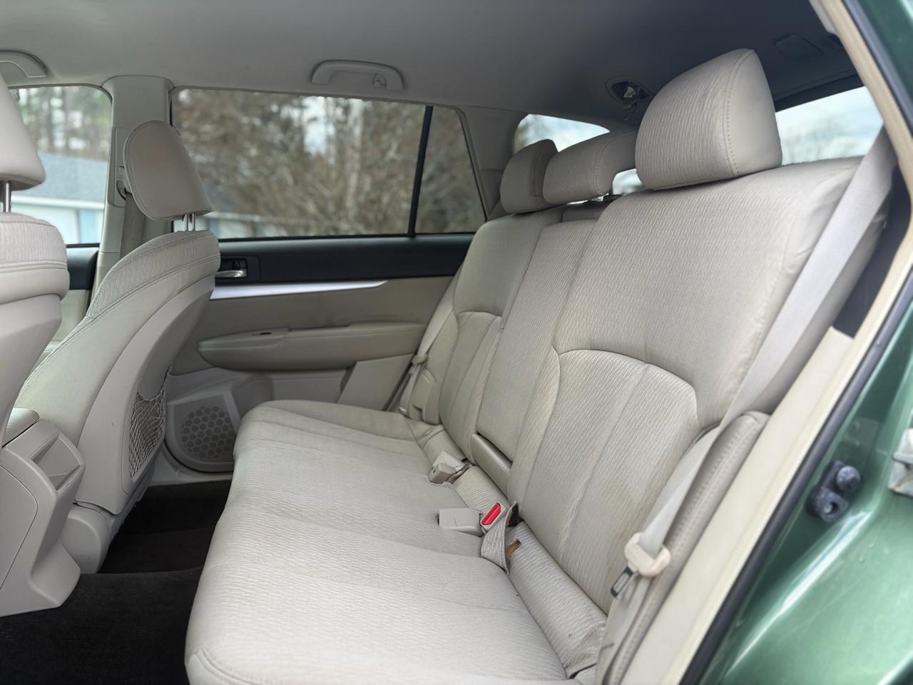 Subaru Outback 2.5i Premium 2012