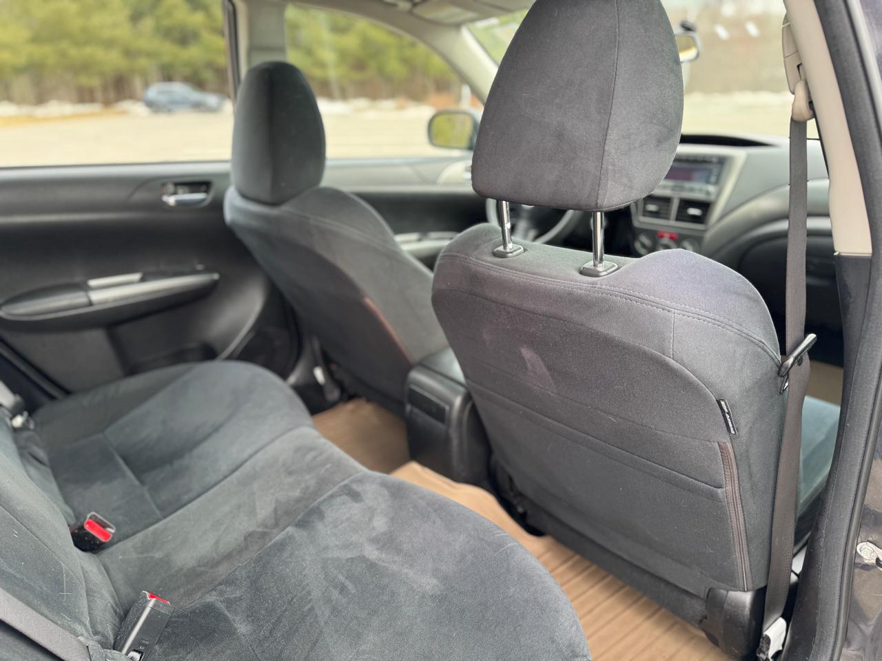 Subaru Impreza 2.5i Premium 4-Door 2010