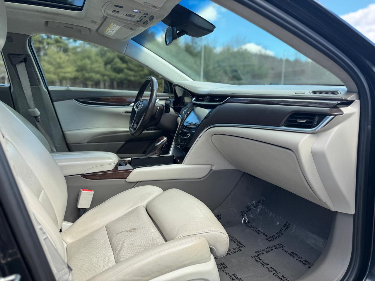 Cadillac XTS Platinum AWD 2013