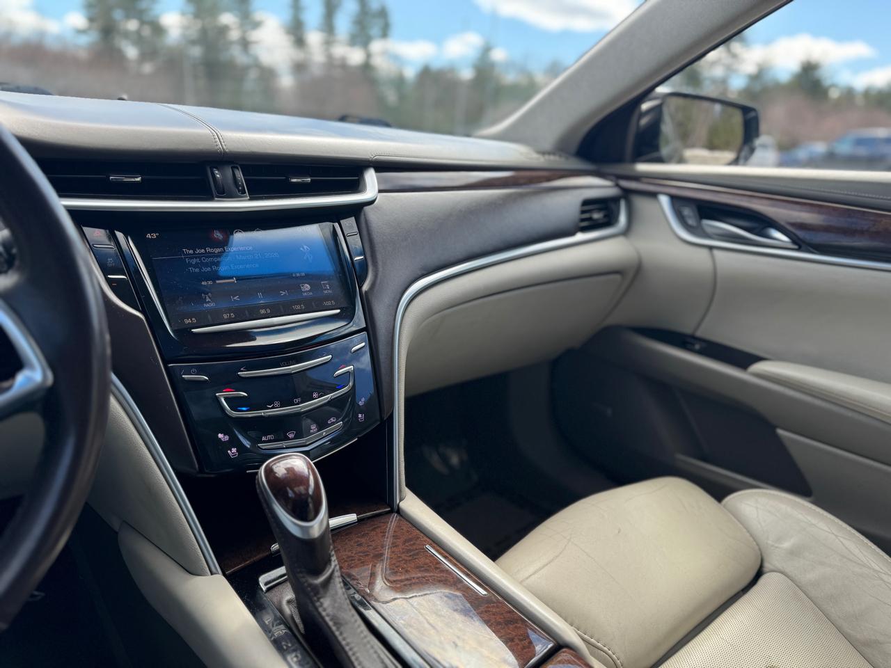 Cadillac XTS Platinum AWD 2013