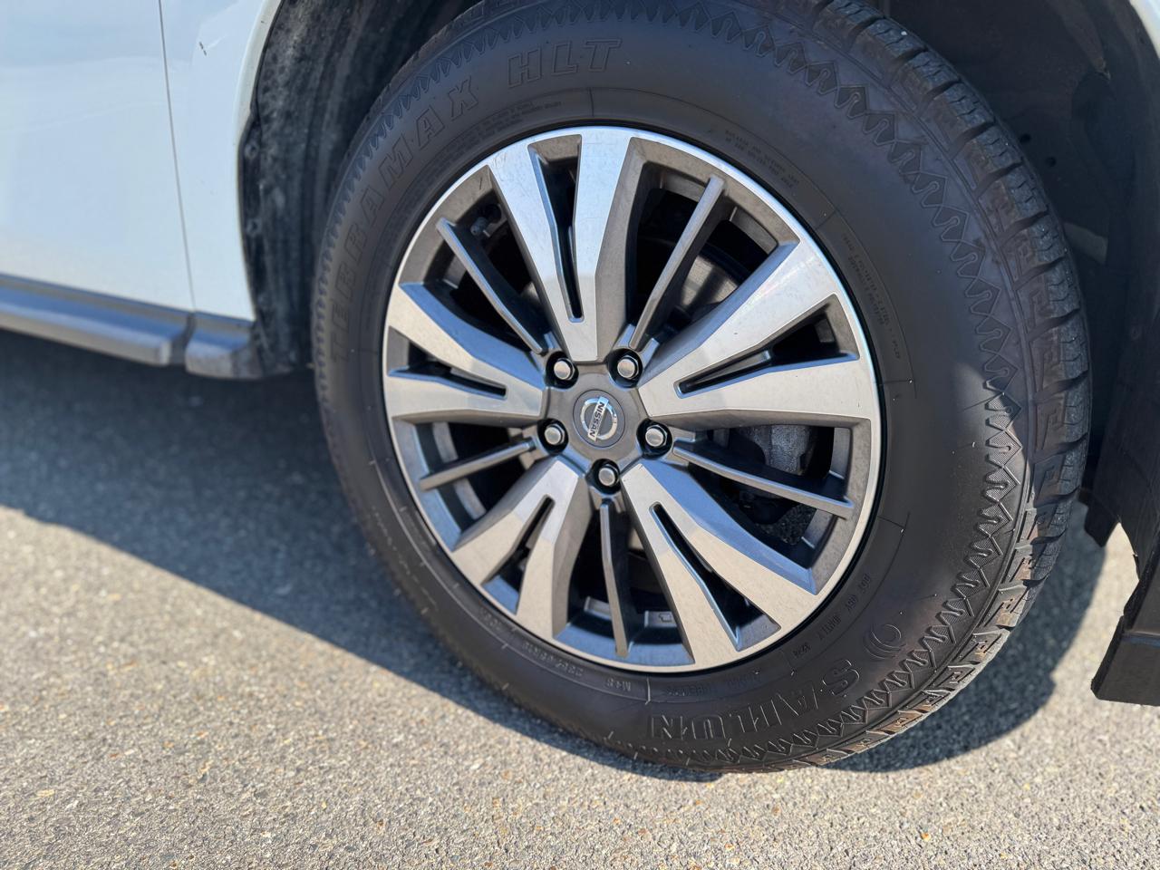 Nissan Pathfinder SL 4WD 2020