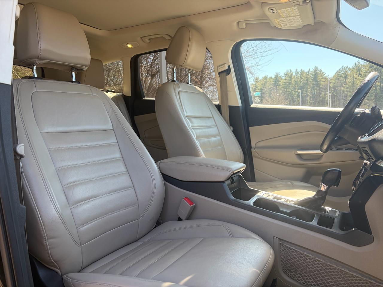 Ford Escape Titanium 4WD 2017