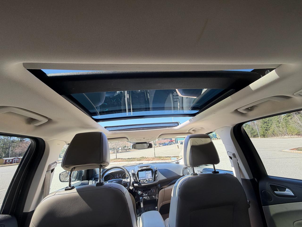 Ford Escape Titanium 4WD 2017