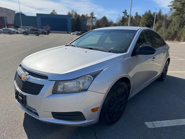 Silver 2013 Chevrolet Cruze LS Sedan FWD Sedan Front-Wheel Drive Manual