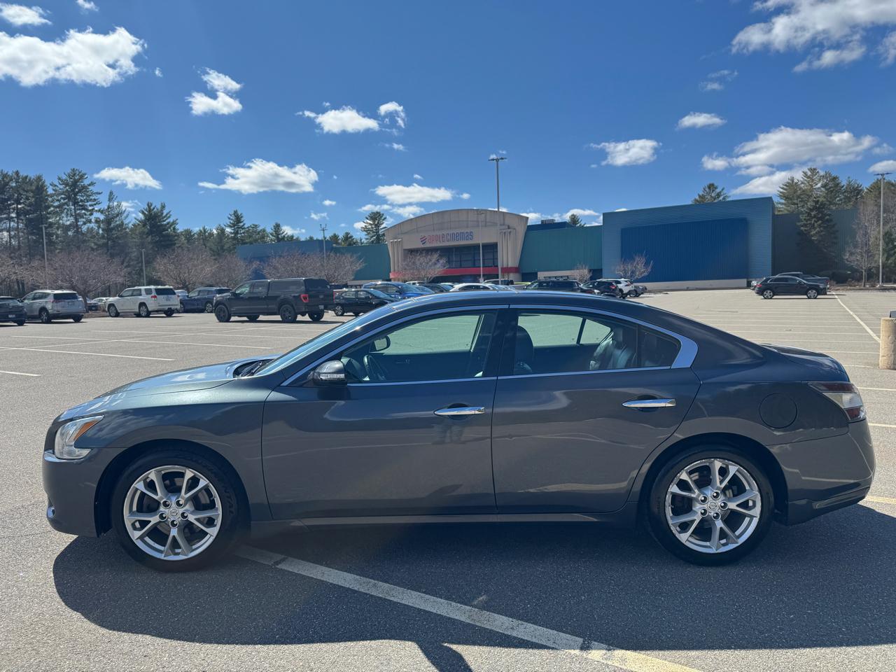 Nissan Maxima SV 2012