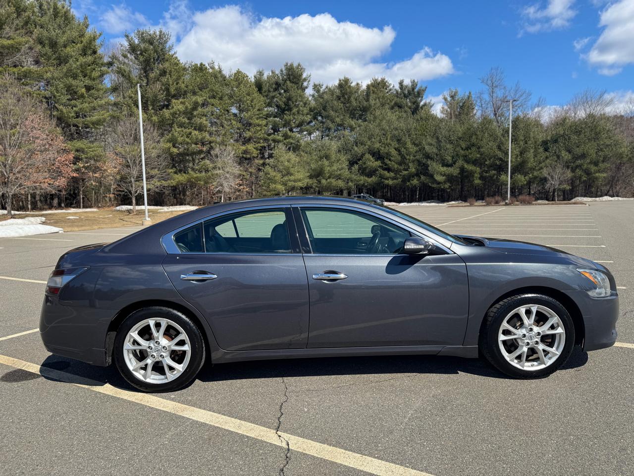 Nissan Maxima SV 2012