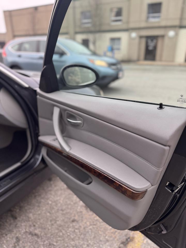 BMW 3-Series 335i 2007