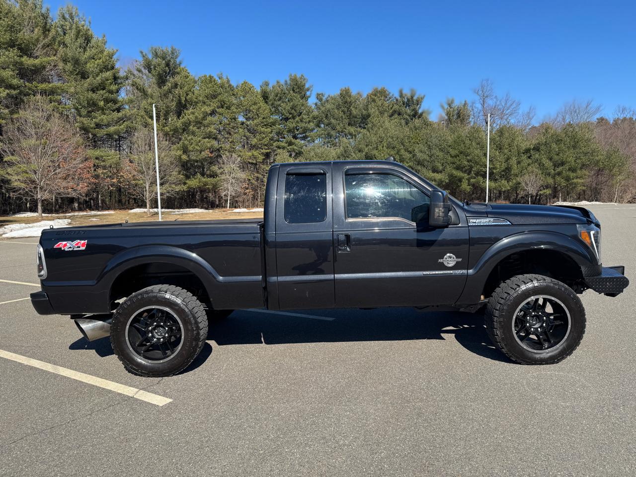 Ford F-350 SD XLT SuperCab Long Bed 4WD 2011