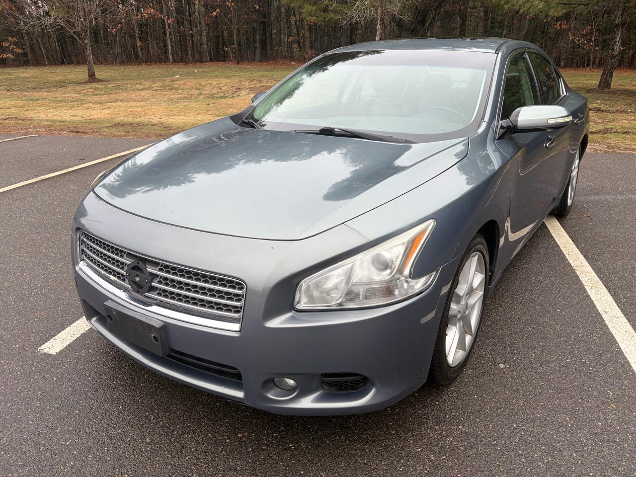 Nissan Maxima SV 2010