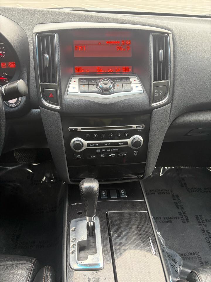 Nissan Maxima SV 2010