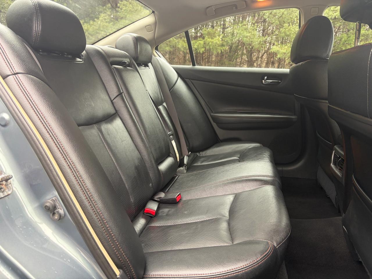 Nissan Maxima SV 2010