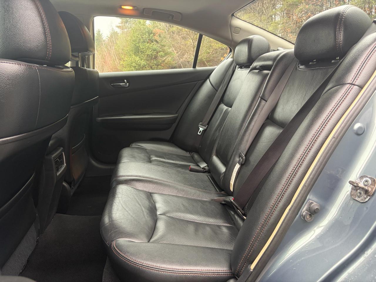 Nissan Maxima SV 2010