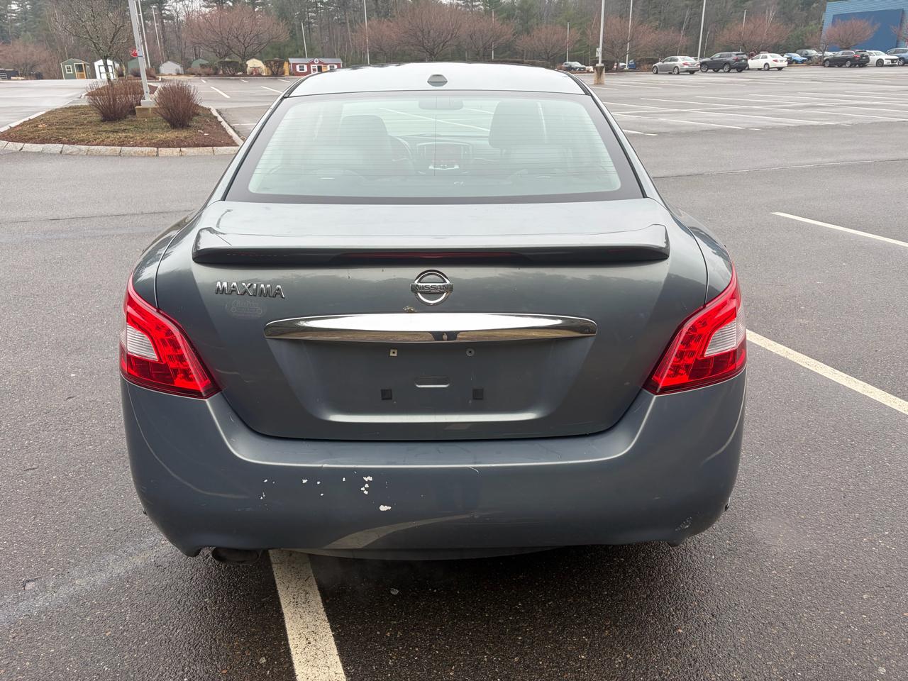 Nissan Maxima SV 2010