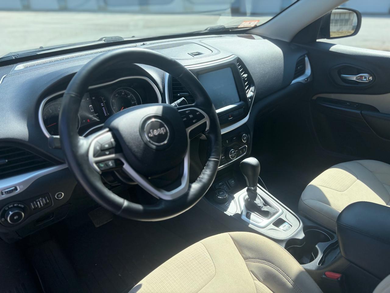 Jeep Cherokee Latitude 4WD 2015