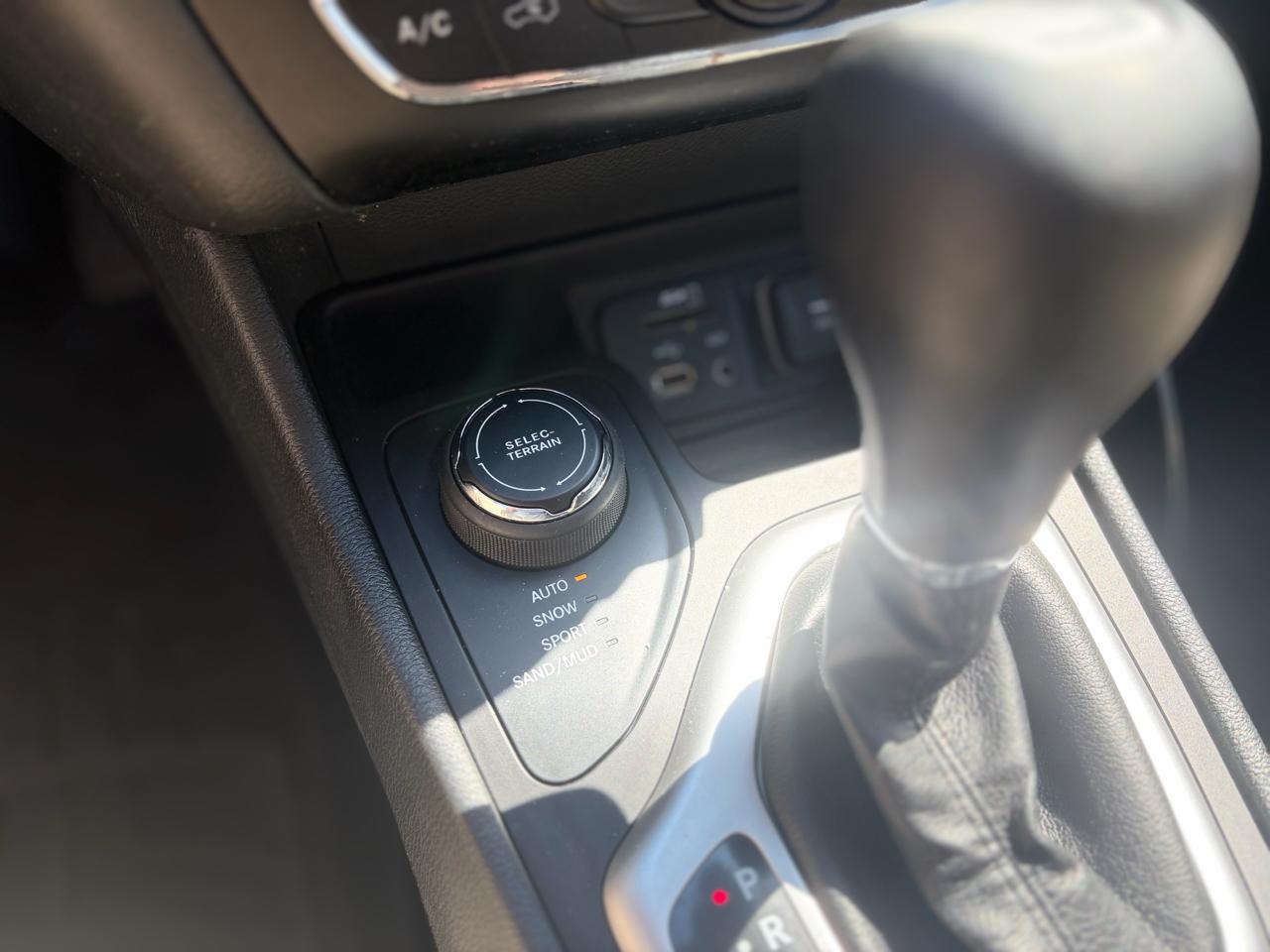 Jeep Cherokee Latitude 4WD 2015