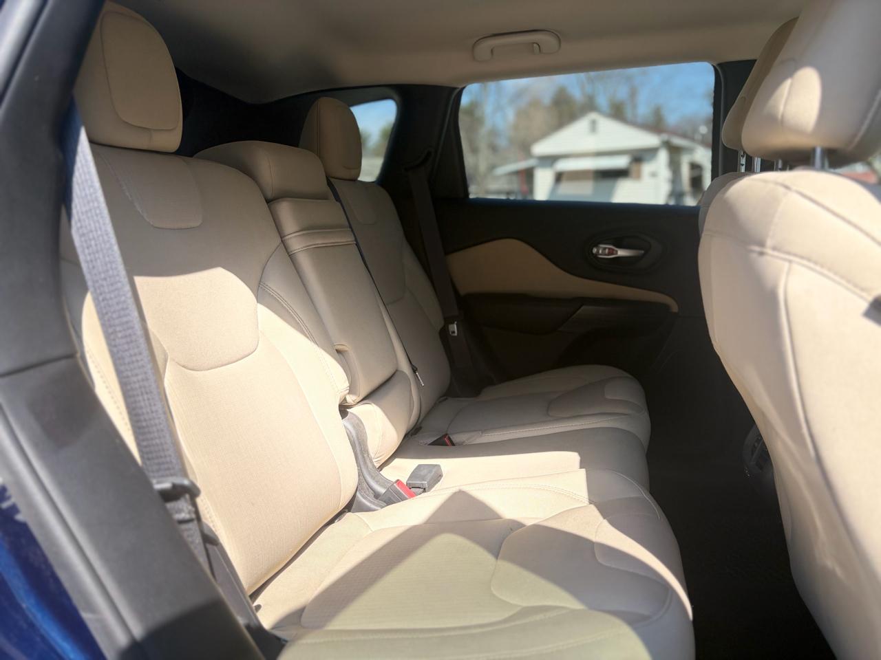 Jeep Cherokee Latitude 4WD 2015