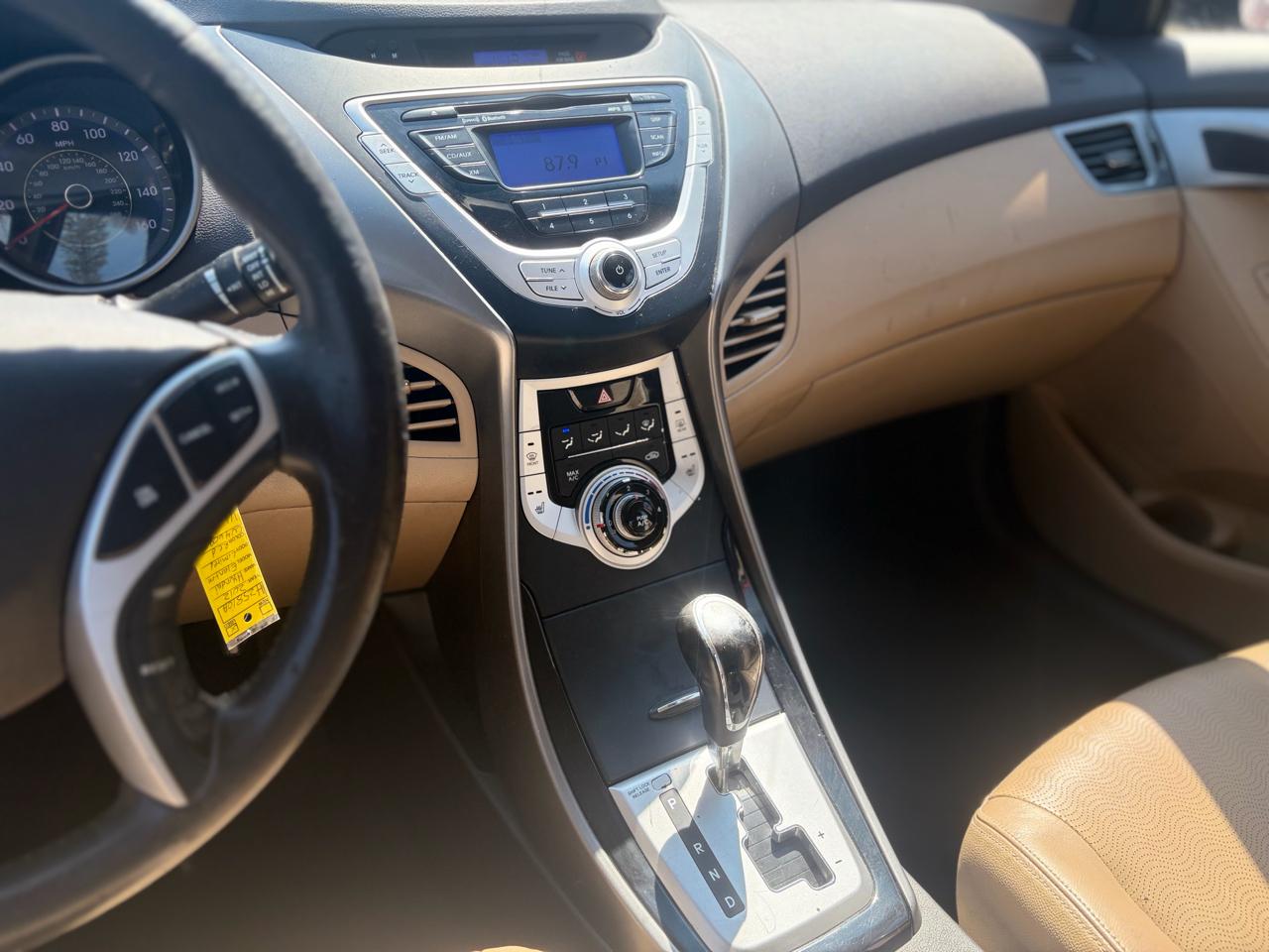 Hyundai Elantra Limited 2012