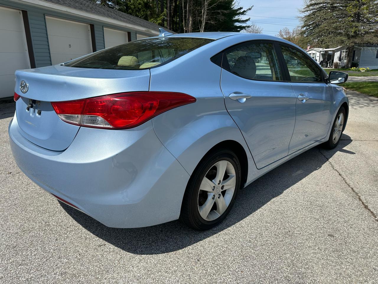 Hyundai Elantra Limited 2012