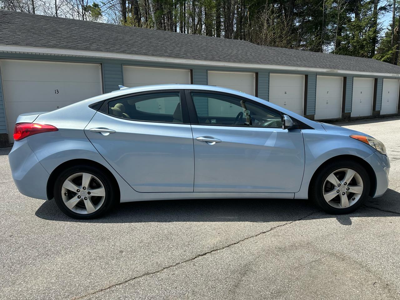 Hyundai Elantra Limited 2012