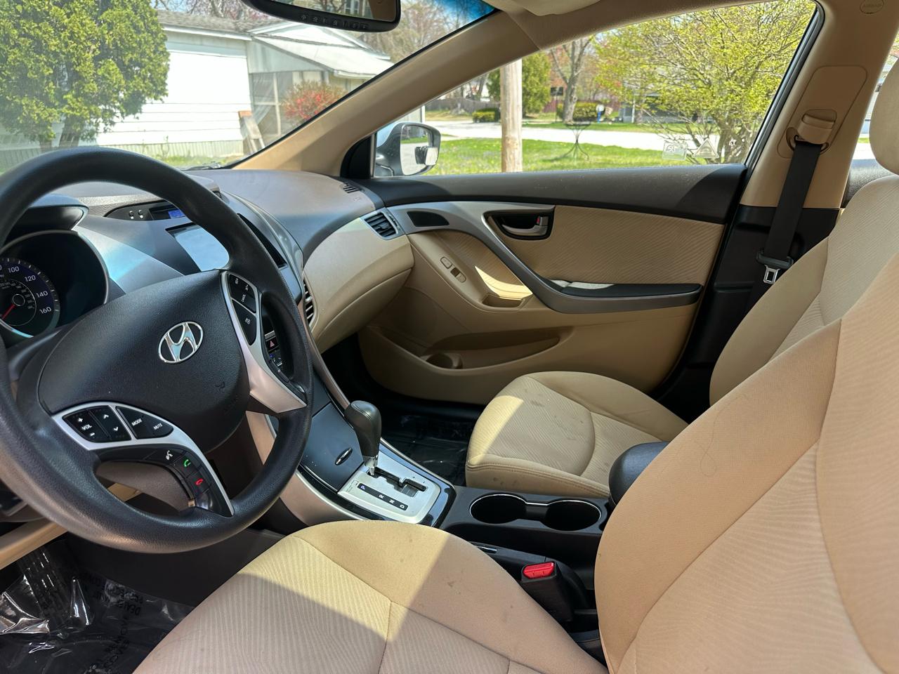 Hyundai Elantra Limited 2012